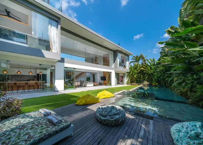 The Jendela House - Luxury 5br With Sauna, Jacuzzi And Rooftop تْشانغو