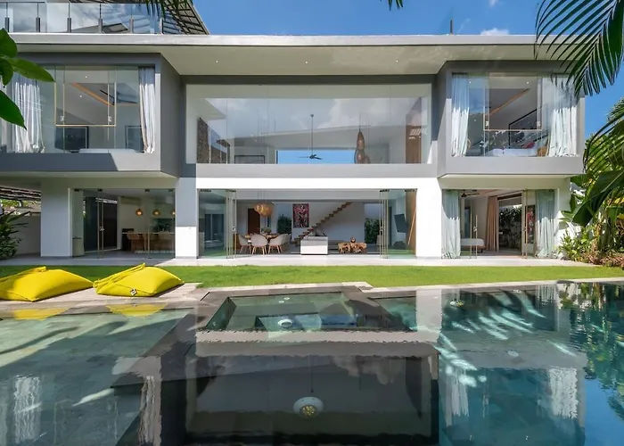 The Jendela House - Luxury 5br With Sauna, Jacuzzi And Rooftop *