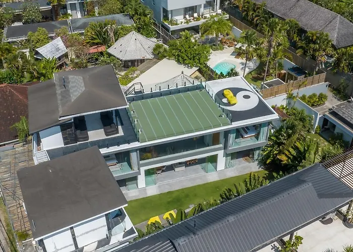 The Jendela House - Luxury 5br With Sauna, Jacuzzi And Rooftop فيلة تْشانغو