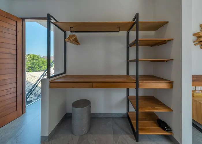 The Jendela House - Luxury 5br With Sauna, Jacuzzi And Rooftop * تْشانغو