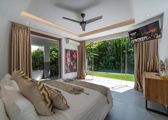 The Jendela House - Luxury 5br With Sauna, Jacuzzi And Rooftop 别墅 *