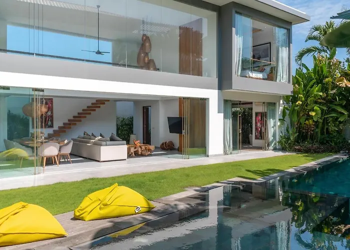 The Jendela House - Luxury 5br With Sauna, Jacuzzi And Rooftop فيلة *