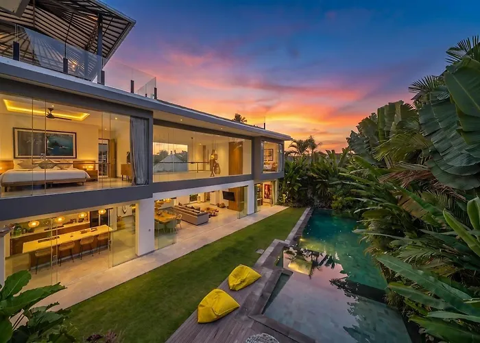 The Jendela House - Luxury 5br With Sauna, Jacuzzi And Rooftop *