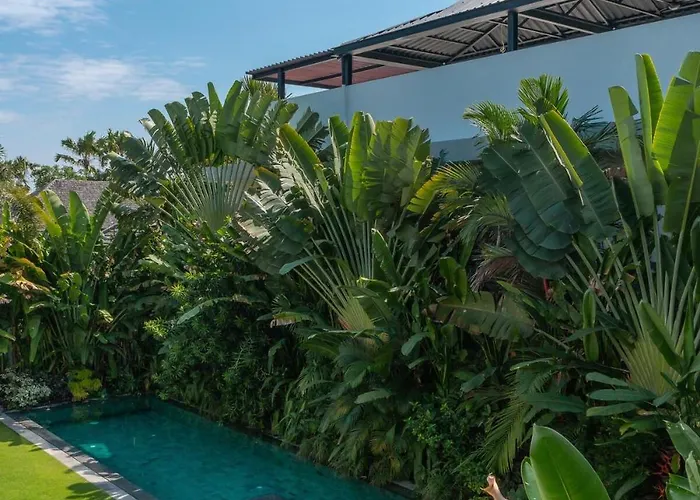 The Jendela House - Luxury 5br With Sauna, Jacuzzi And Rooftop فيلة *