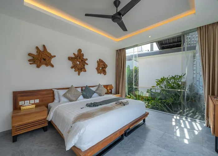 The Jendela House - Luxury 5br With Sauna, Jacuzzi And Rooftop فيلة