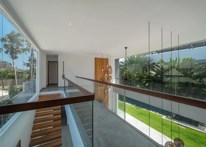 The Jendela House - Luxury 5br With Sauna, Jacuzzi And Rooftop فيلة *