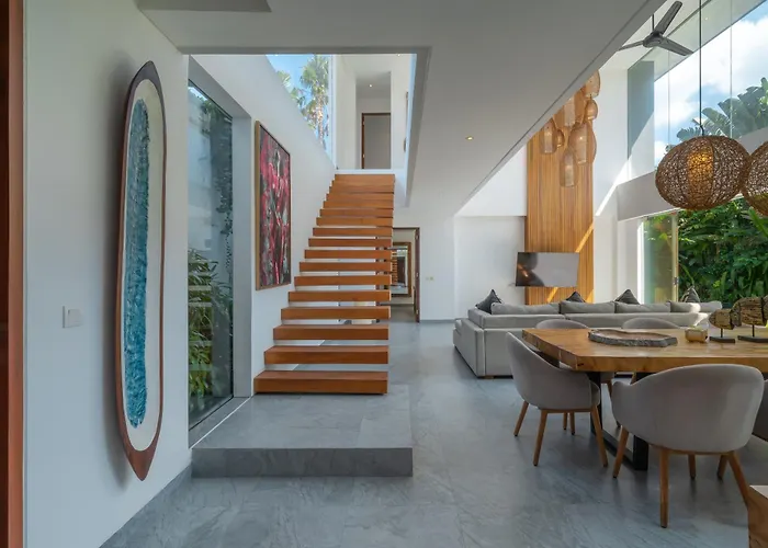 The Jendela House - Luxury 5br With Sauna, Jacuzzi And Rooftop فيلة *