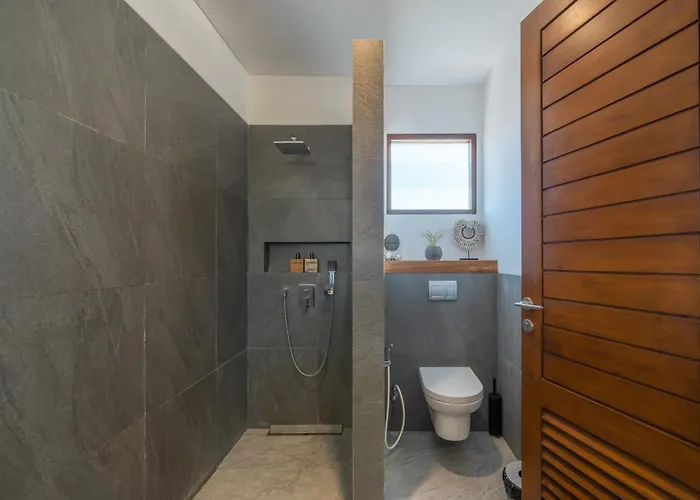 فيلة The Jendela House - Luxury 5br With Sauna, Jacuzzi And Rooftop *
