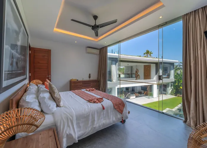 The Jendela House - Luxury 5br With Sauna, Jacuzzi And Rooftop