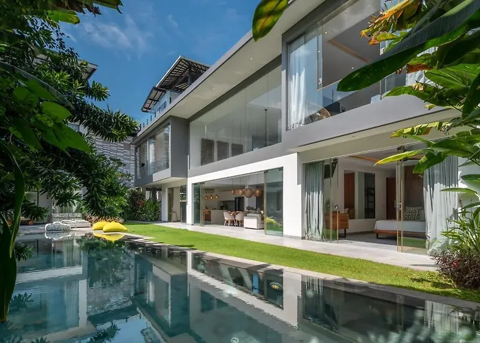 The Jendela House - Luxury 5br With Sauna, Jacuzzi And Rooftop *